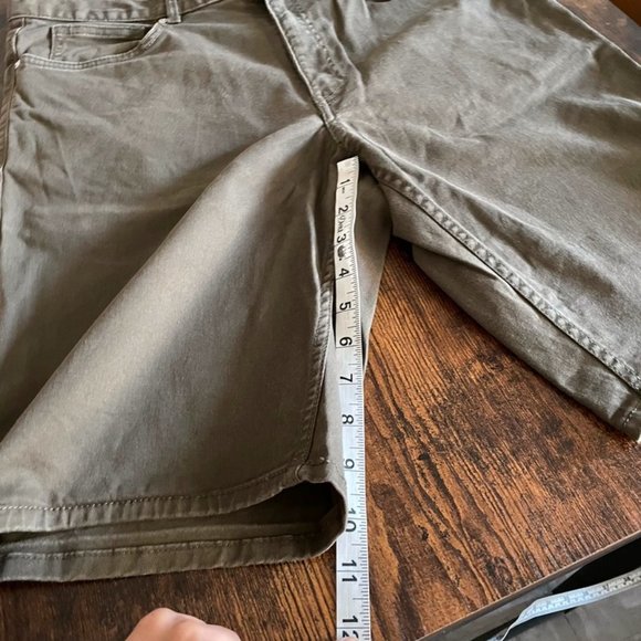 h&m slim fit jean shorts - Picture 3 of 7